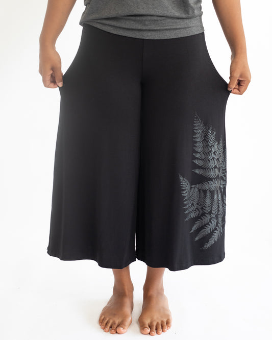 Polohiwa Palapalai Kaila Capri Pants