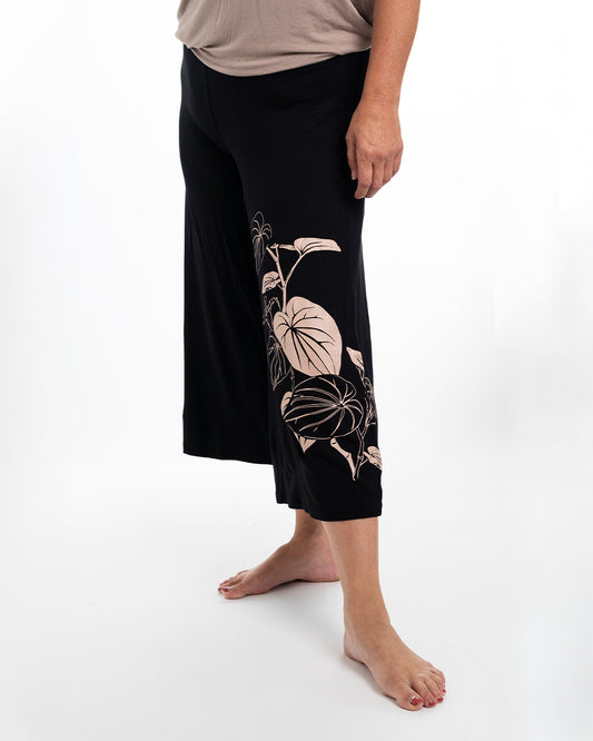 ‘Awa Kaila Capri Pants
