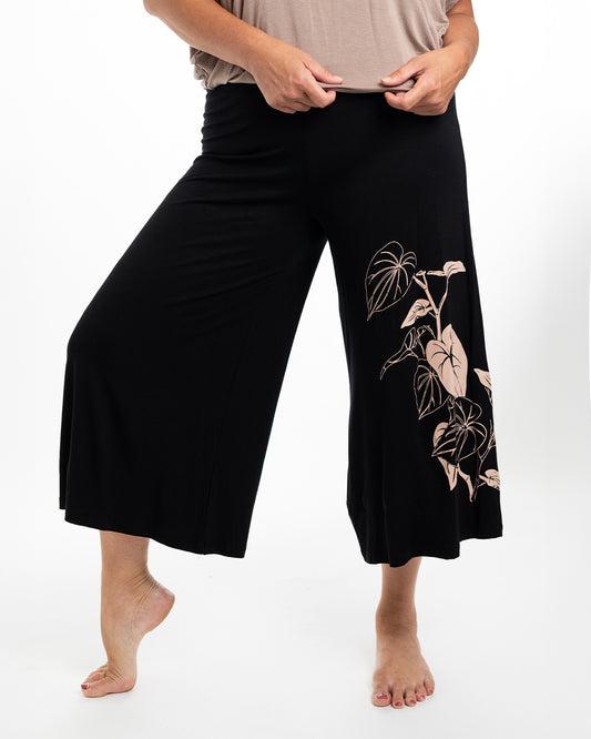 ‘Awa Kaila Capri Pants