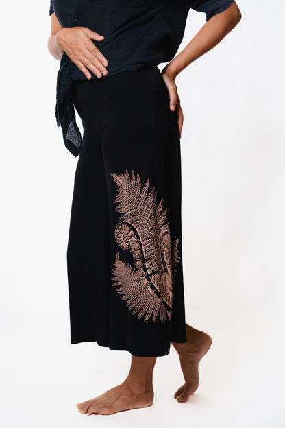 Hāpuʻu Kaila Capri Pants