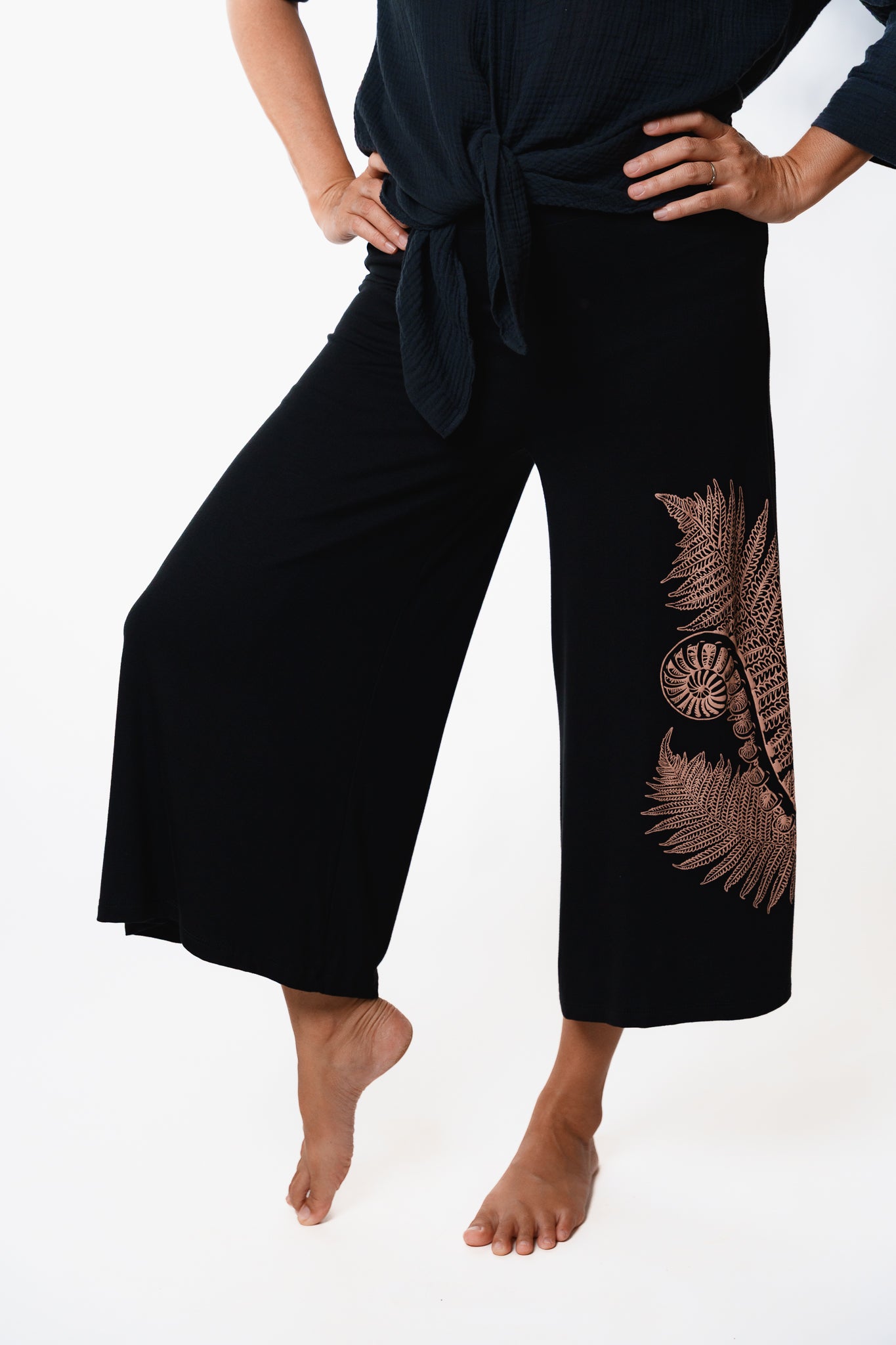 Hāpuʻu Kaila Capri Pants